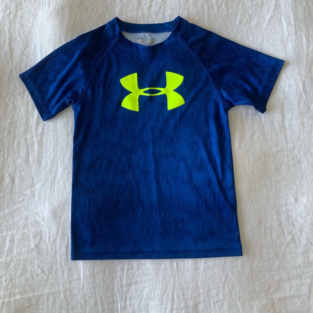 Unisex Under Armour dry fit shirt
